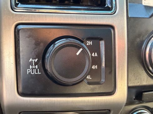 Used 2018 Ford F150 Platinum w/ Equipment Group 701A Luxury AWD/4WD image 25