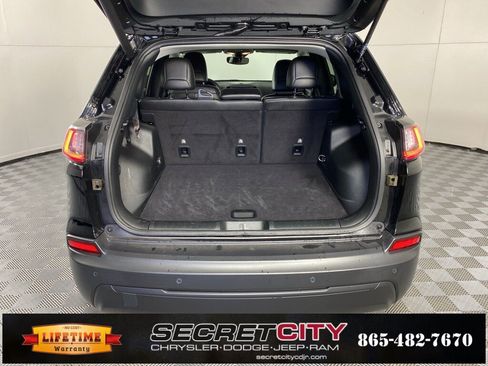 Used 2023 Jeep Cherokee Altitude Lux image 31