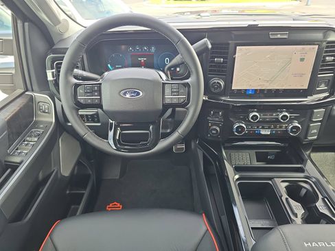 New 2026 Ford F250 Lariat w/ Black Appearance Package AWD/4WD image 9