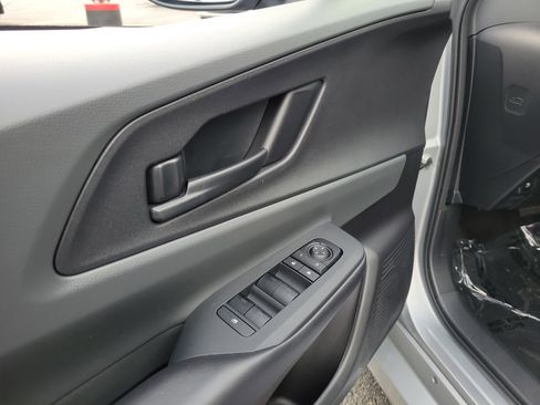 Used 2025 Toyota Prius LE image 18