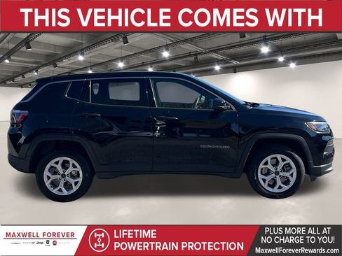 Used 2025 Jeep Compass Sport image 17