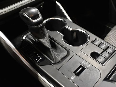 Used 2023 Toyota Highlander LE image 24