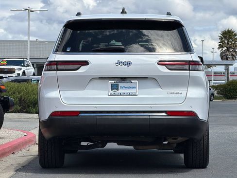 Used 2023 Jeep Grand Cherokee L Laredo RWD image 5