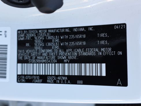 Used 2021 Toyota Highlander LE AWD/4WD image 12