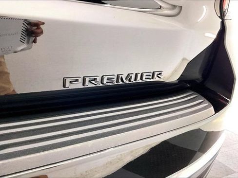 Used 2023 Chevrolet Tahoe Premier AWD/4WD image 7