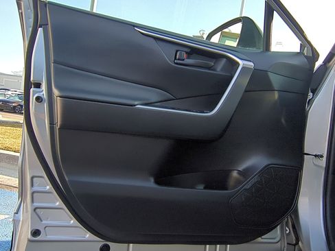 Used 2023 Toyota RAV4 LE image 15