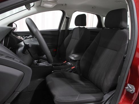 Used 2016 Ford Focus SE image 5