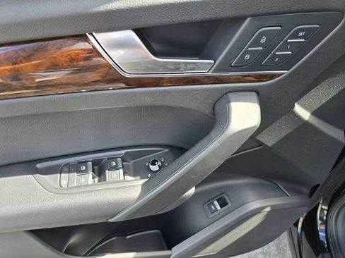 Used 2018 Audi Q5 2.0T Premium image 25