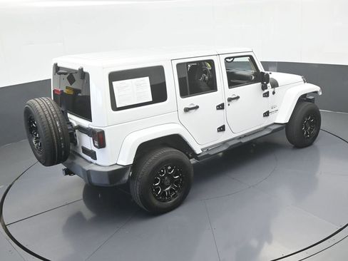Used 2018 Jeep Wrangler Unlimited Sahara w/ Connectivity Group image 49