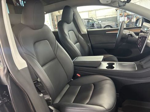 Used 2024 Tesla Model Y Long Range RWD image 16
