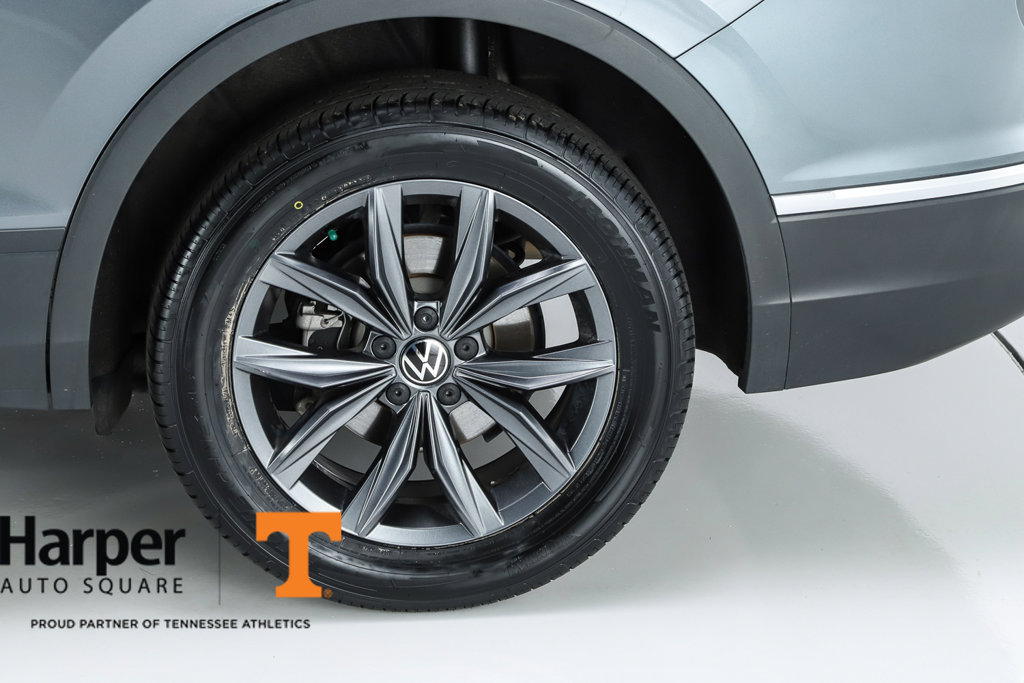 Used 2022 Volkswagen Tiguan SE AWD/4WD image 45