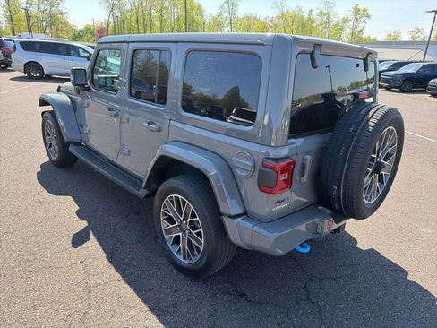 Certified 2022 Jeep Wrangler Unlimited Sahara AWD/4WD image 4