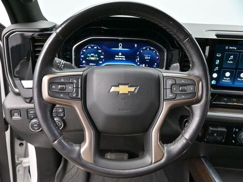Used 2022 Chevrolet Silverado 1500 High Country w/ High Country Premium Package AWD/4WD image 16
