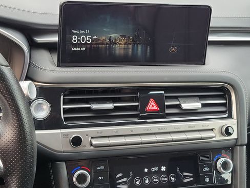 Certified 2025 Genesis G70 2.5T image 11