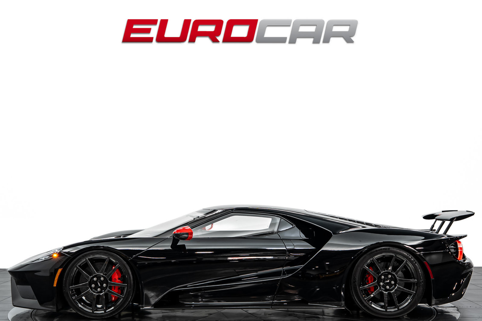 Used 2020 Ford GT Carbon Series RWD image 2