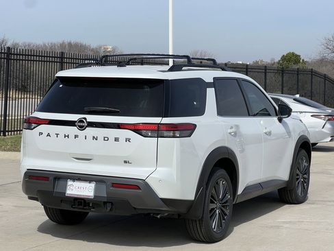 New 2026 Nissan Pathfinder SL image 4