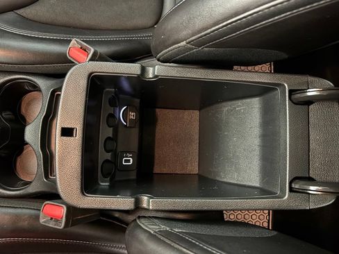 Used 2019 Jeep Cherokee Latitude Plus w/ Comfort/Convenience Group AWD/4WD image 36