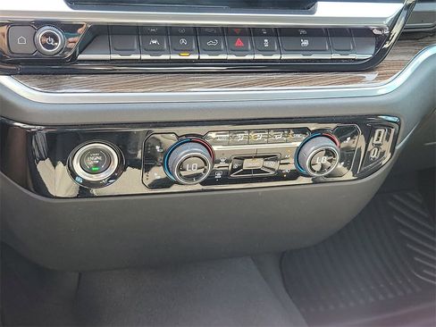 Used 2022 Chevrolet Silverado 1500 LT image 29