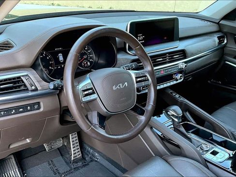 Certified 2022 Kia Telluride SX w/ Towing Package image 9