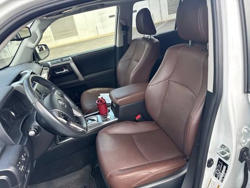 Used 2024 Toyota 4Runner Limited AWD/4WD image 7