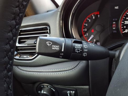 Used 2024 Dodge Durango SXT image 16