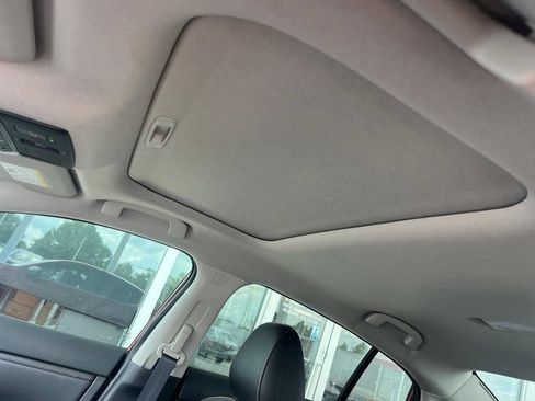 Used 2023 Nissan Sentra SR w/ SR Premium Package FWD image 12
