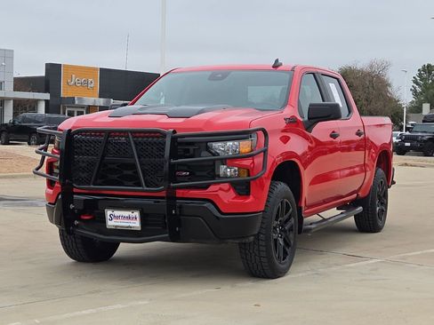Used 2025 Chevrolet Silverado 1500 Custom Trail Boss w/ LPO, Dark Essentials Package AWD/4WD image 3