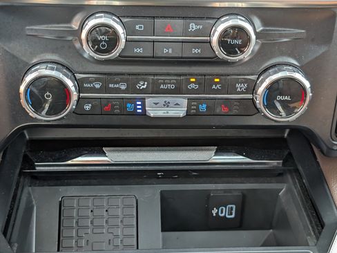 Certified 2025 Ford F350 King Ranch AWD/4WD image 27