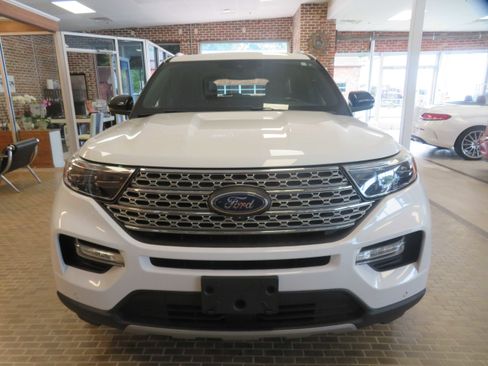 Used 2020 Ford Explorer Limited AWD/4WD image 2