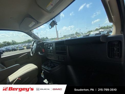 New 2025 GMC Savana 3500 w/ Driver Convenience Package RWD image 31