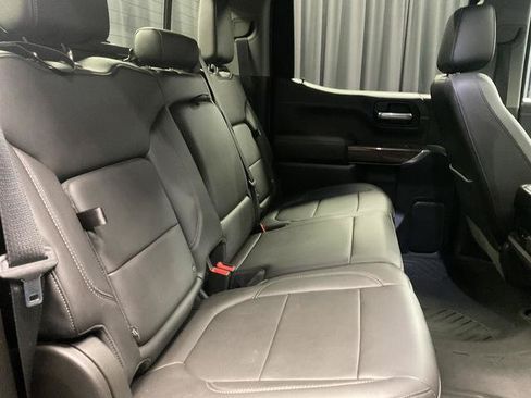 Used 2020 Chevrolet Silverado 1500 LT Trail Boss w/ Midnight Edition AWD/4WD image 17