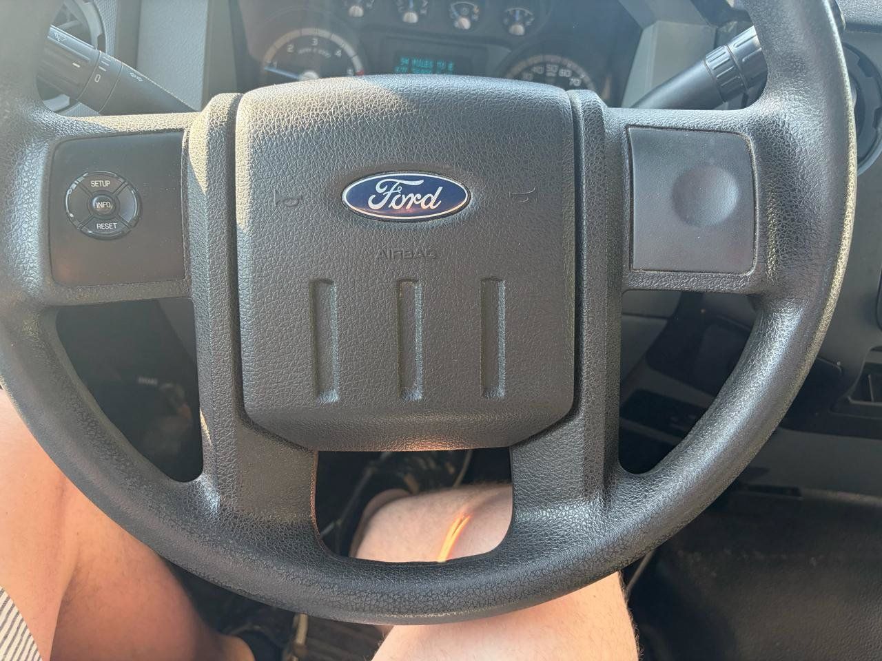 Used 2015 Ford F550 4x4 Regular Cab Super Duty image 26