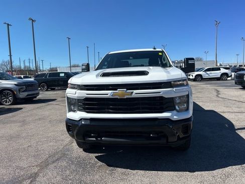 Used 2024 Chevrolet Silverado 2500 Custom w/ Custom Convenience Package image 8