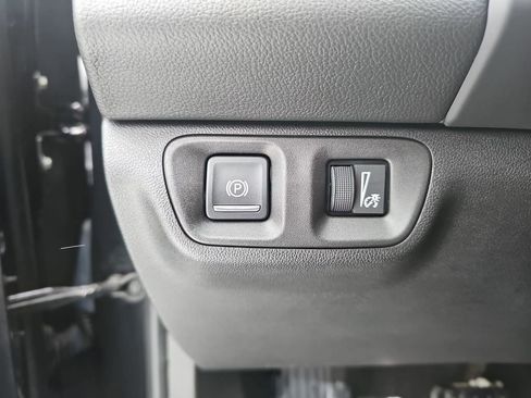 Used 2018 GMC Acadia Denali w/ Technology Package AWD/4WD image 25