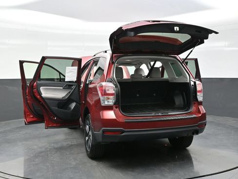 Used 2017 Subaru Forester 2.5i Premium w/ All-Weather Package AWD/4WD image 36
