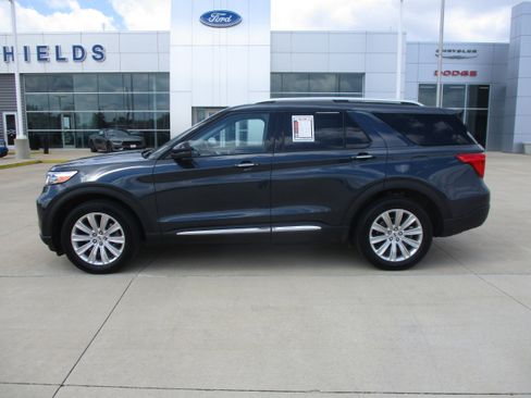 Used 2024 Ford Explorer Limited w/ Limited Technology Package AWD/4WD image 3
