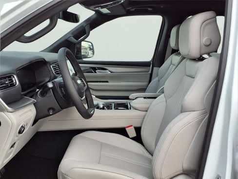 New 2026 Jeep Grand Wagoneer 2WD image 10
