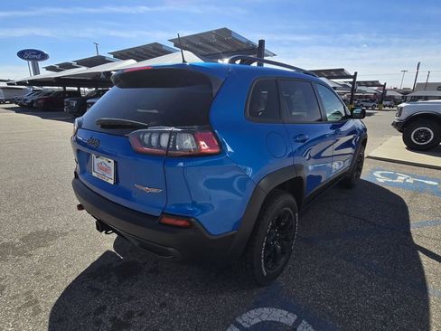 Used 2022 Jeep Cherokee Trailhawk w/ Premium Leather Package image 6