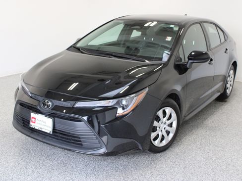 Used 2026 Toyota Corolla LE FWD image 2