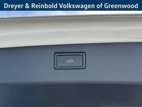 New 2026 Volkswagen Tiguan SE R-Line AWD/4WD image 34