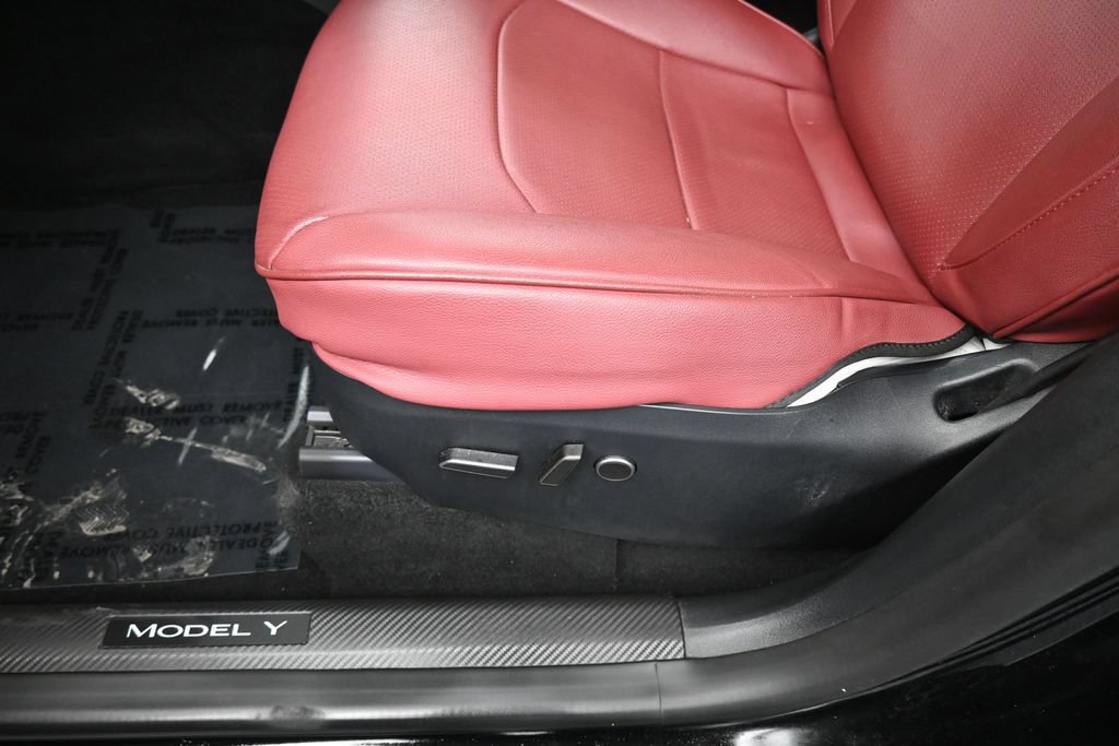 Used 2024 Tesla Model Y Performance AWD/4WD image 16
