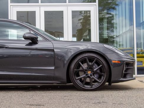 Used 2026 Porsche Panamera image 5