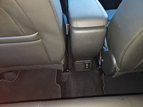 Used 2024 Buick Encore GX Sport Touring image 23