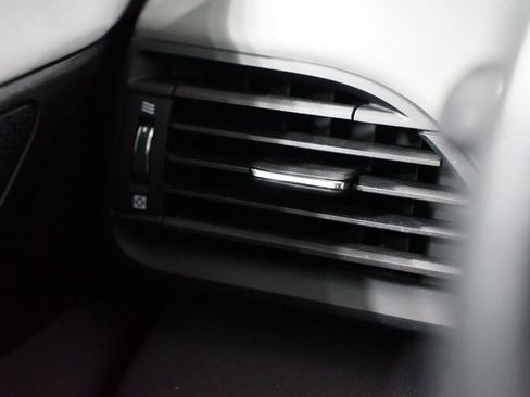 Used 2021 Subaru Outback Premium image 23