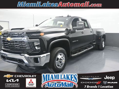 Used 2024 Chevrolet Silverado 3500 LT image 1