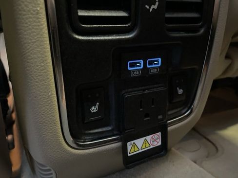 Used 2020 Jeep Grand Cherokee Overland image 18