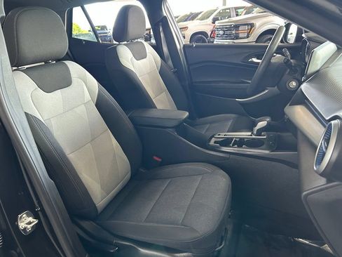 Used 2025 Chevrolet Trax LS FWD image 14