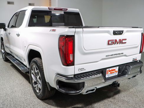 Used 2024 GMC Sierra 1500 SLT image 9