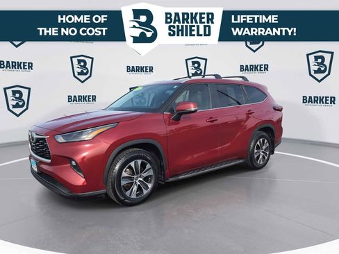 Used 2024 Toyota Highlander XLE FWD image 5