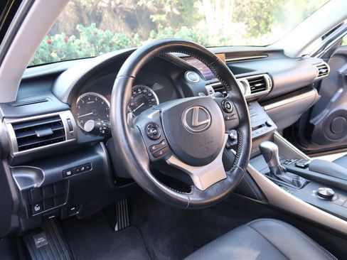 Used 2016 Lexus IS 300 AWD image 14